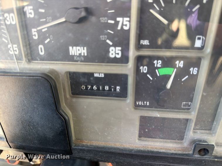 image for item FC3422 2001 International 4700 dump truck