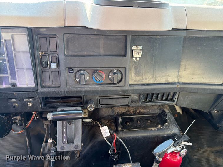 image for item FC3422 2001 International 4700 dump truck