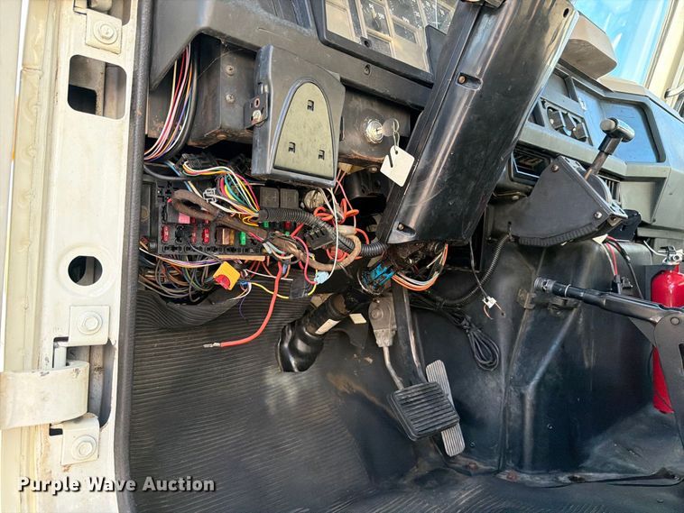 image for item FC3422 2001 International 4700 dump truck