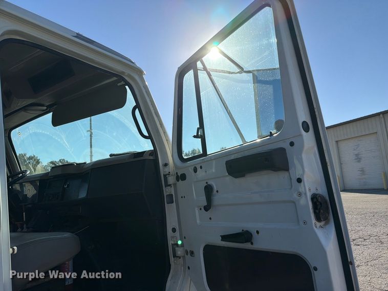 image for item FC3422 2001 International 4700 dump truck