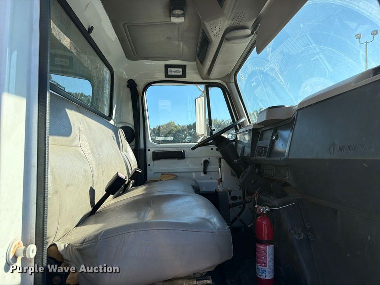 image for item FC3422 2001 International 4700 dump truck