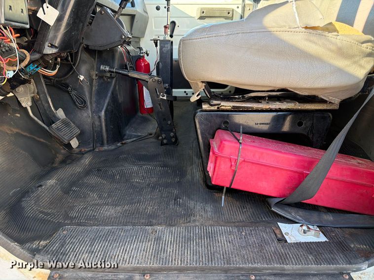 image for item FC3422 2001 International 4700 dump truck