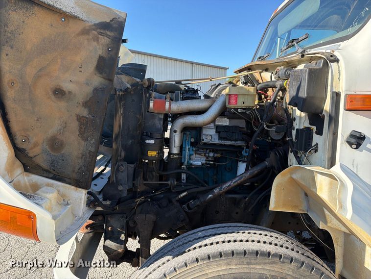 image for item FC3422 2001 International 4700 dump truck