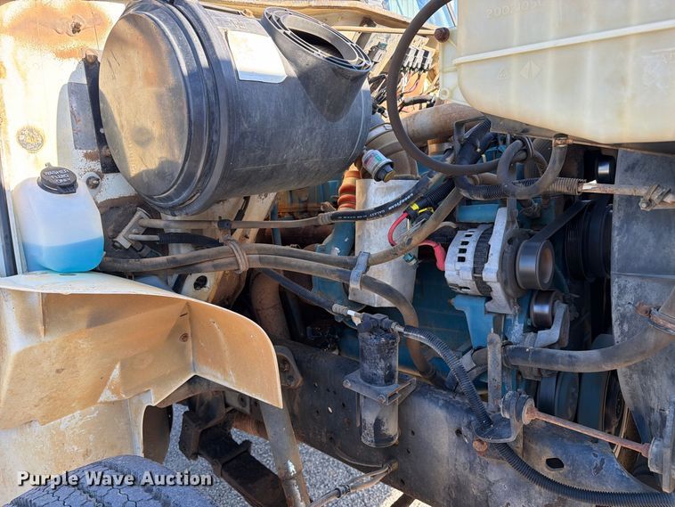 image for item FC3422 2001 International 4700 dump truck