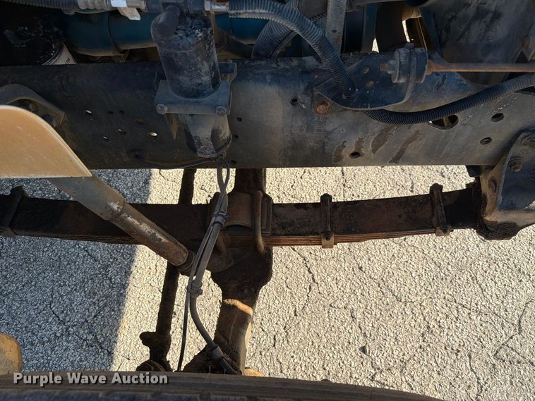 image for item FC3422 2001 International 4700 dump truck