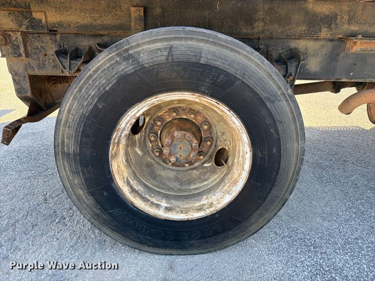 image for item FC3422 2001 International 4700 dump truck