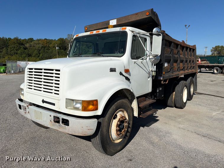 image for item FC3423 2001 International F4900 dump truck