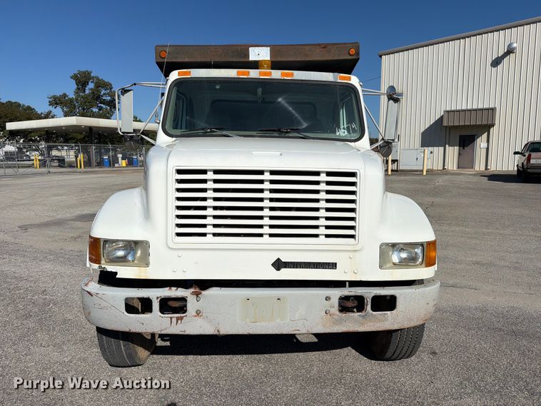 image for item FC3423 2001 International F4900 dump truck