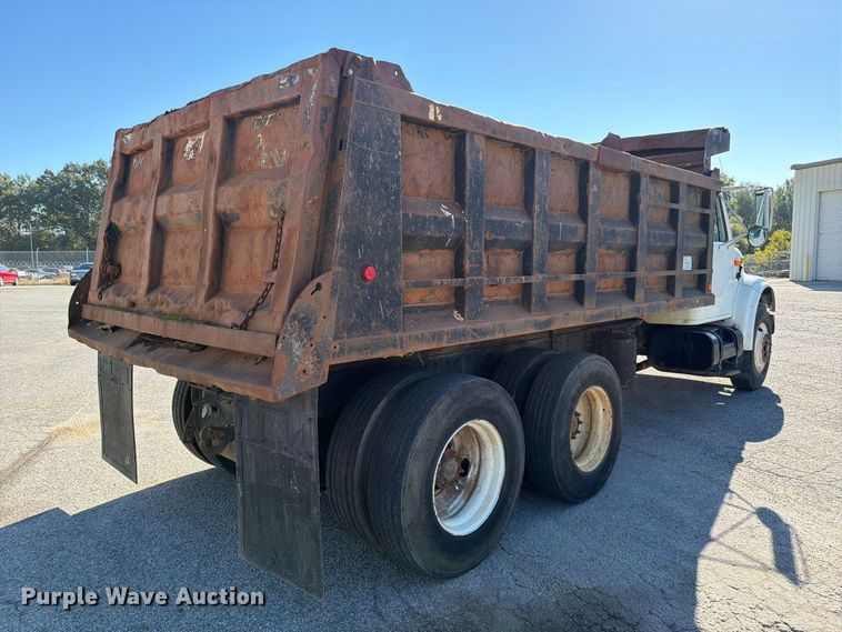 image for item FC3423 2001 International F4900 dump truck