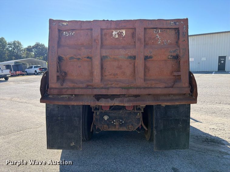 image for item FC3423 2001 International F4900 dump truck