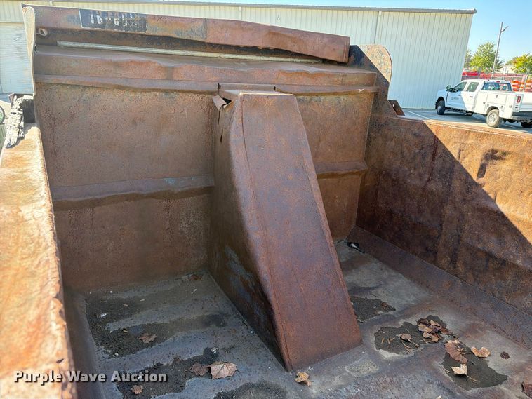 image for item FC3423 2001 International F4900 dump truck