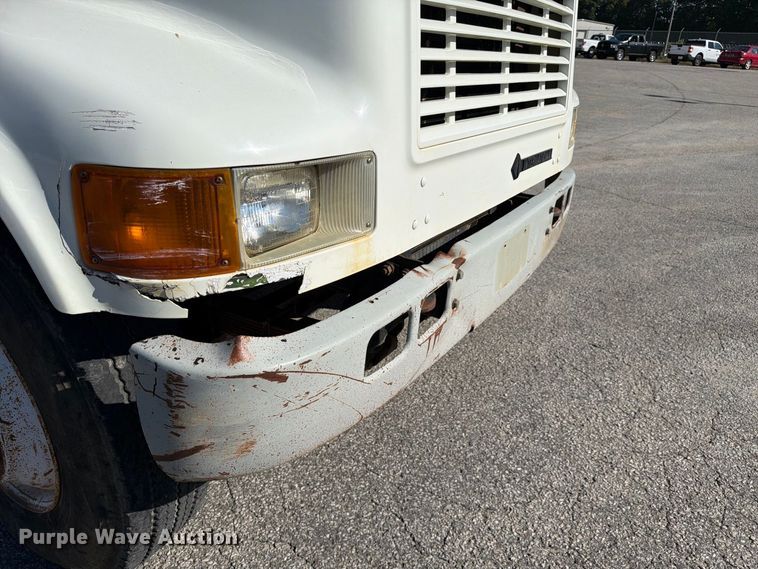 image for item FC3423 2001 International F4900 dump truck