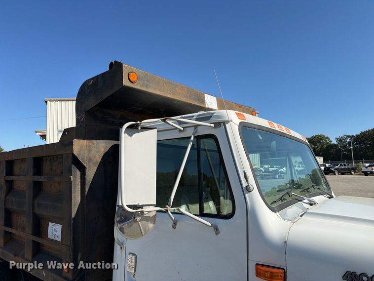 image for item FC3423 2001 International F4900 dump truck