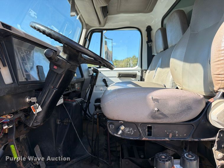 image for item FC3423 2001 International F4900 dump truck