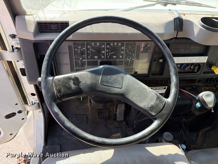 image for item FC3423 2001 International F4900 dump truck