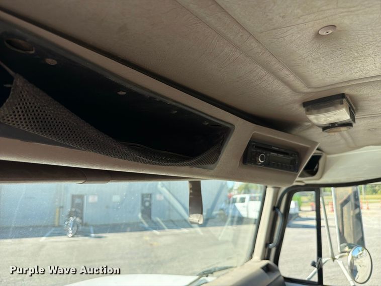 image for item FC3423 2001 International F4900 dump truck
