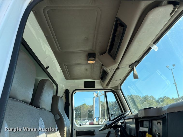 image for item FC3423 2001 International F4900 dump truck
