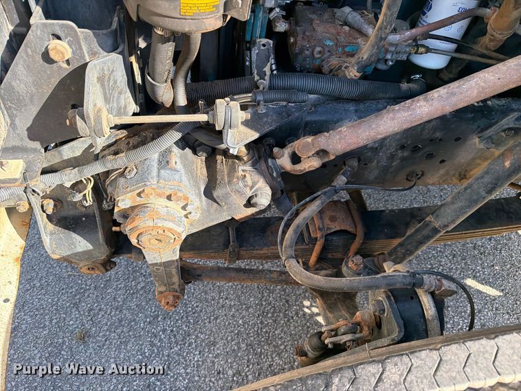 image for item FC3423 2001 International F4900 dump truck