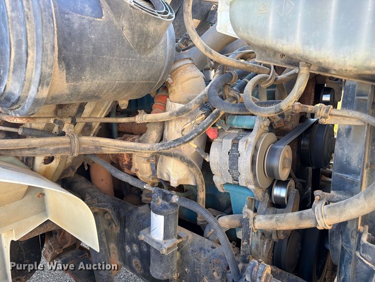 image for item FC3423 2001 International F4900 dump truck