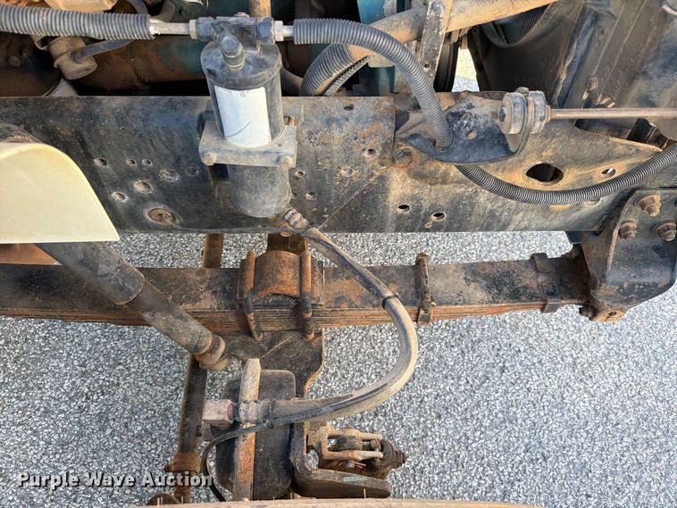 image for item FC3423 2001 International F4900 dump truck