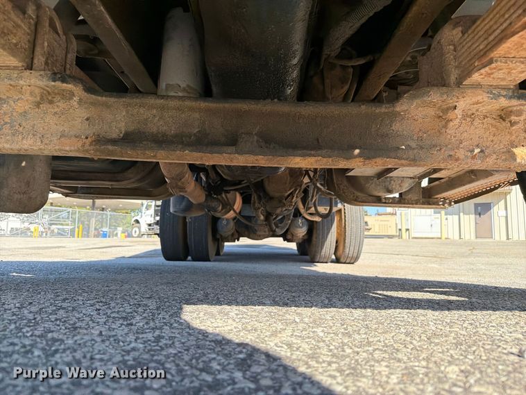 image for item FC3423 2001 International F4900 dump truck