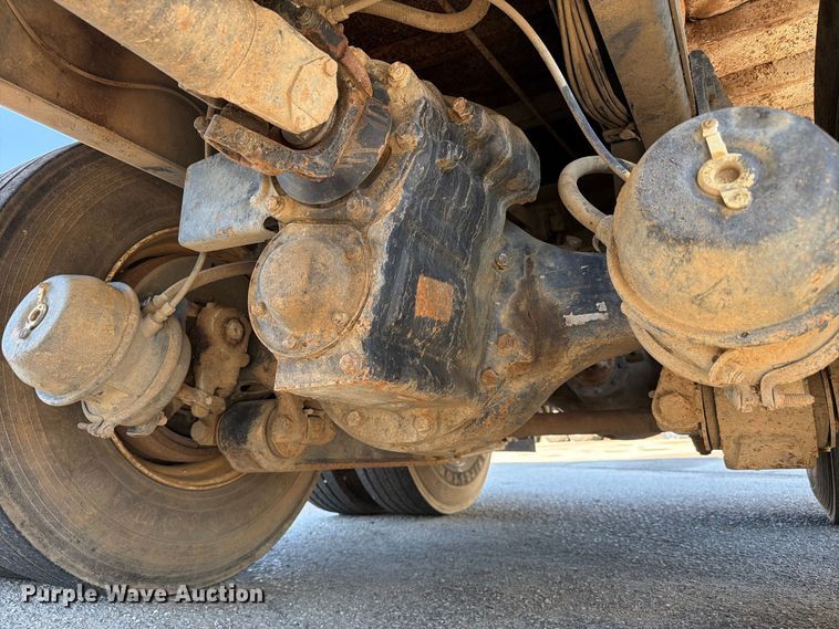 image for item FC3423 2001 International F4900 dump truck