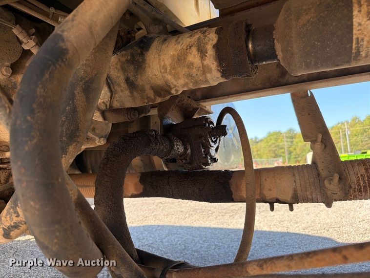 image for item FC3423 2001 International F4900 dump truck