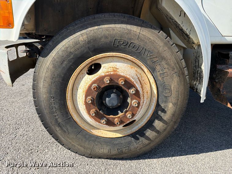 image for item FC3423 2001 International F4900 dump truck