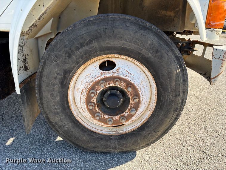 image for item FC3423 2001 International F4900 dump truck