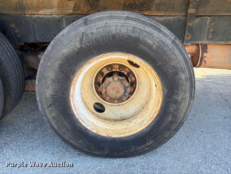 image for item FC3423 2001 International F4900 dump truck