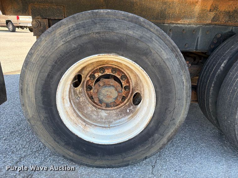 image for item FC3423 2001 International F4900 dump truck