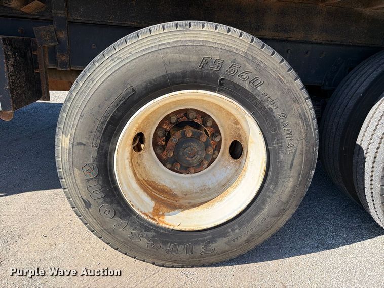 image for item FC3423 2001 International F4900 dump truck