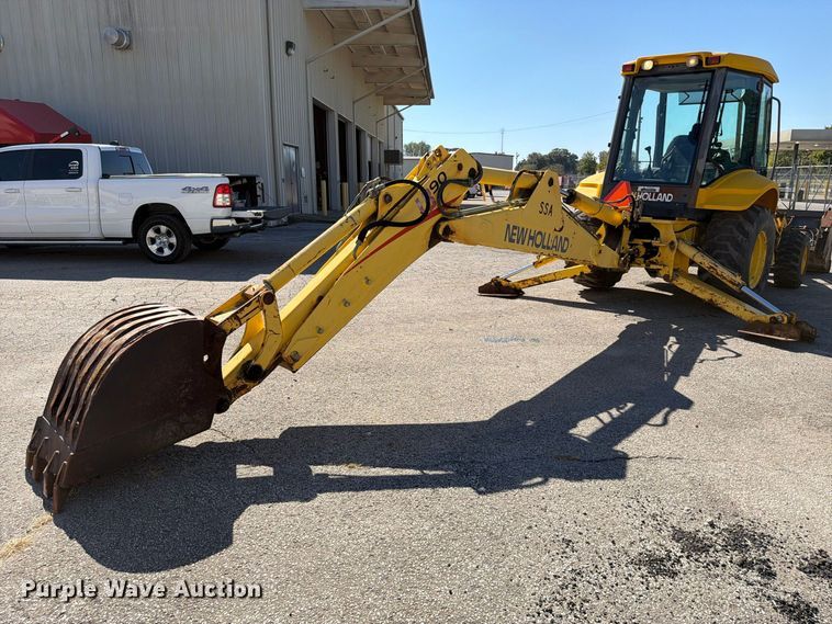 image for item FC3424 2001 New Holland LB90 backhoe