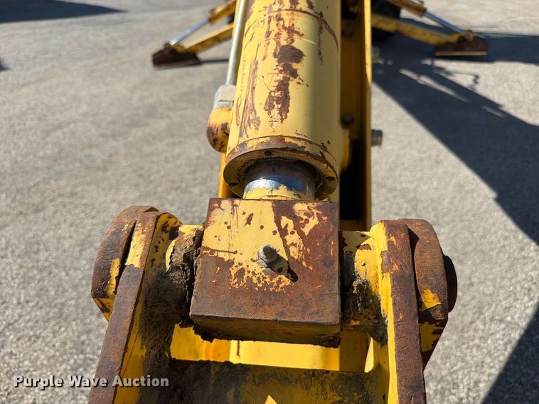image for item FC3424 2001 New Holland LB90 backhoe