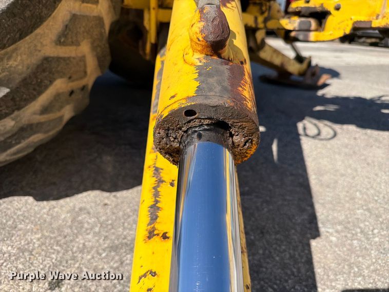 image for item FC3424 2001 New Holland LB90 backhoe