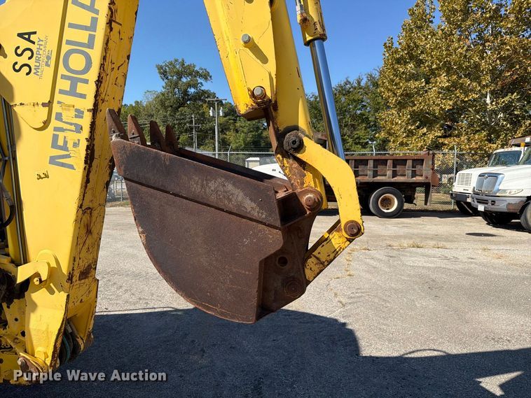 image for item FC3424 2001 New Holland LB90 backhoe
