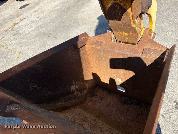 image for item FC3424 2001 New Holland LB90 backhoe