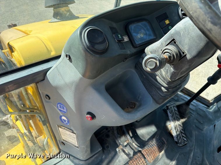 image for item FC3424 2001 New Holland LB90 backhoe