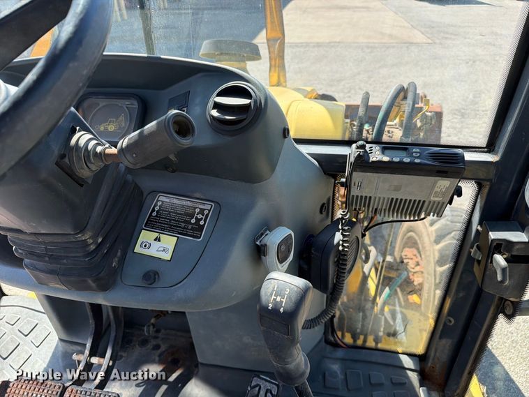 image for item FC3424 2001 New Holland LB90 backhoe