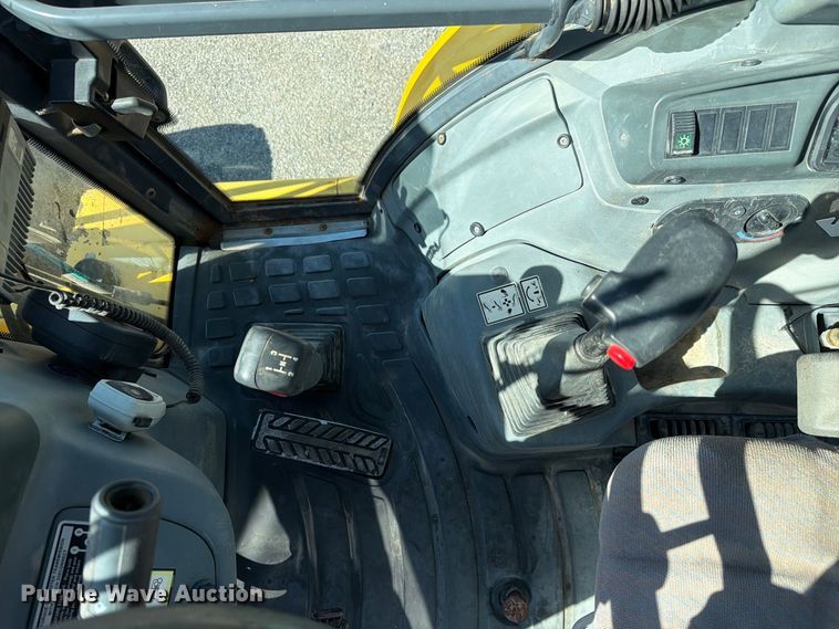 image for item FC3424 2001 New Holland LB90 backhoe