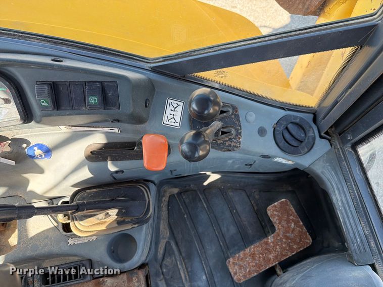 image for item FC3424 2001 New Holland LB90 backhoe