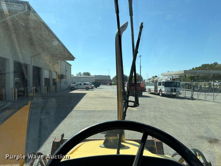 image for item FC3424 2001 New Holland LB90 backhoe