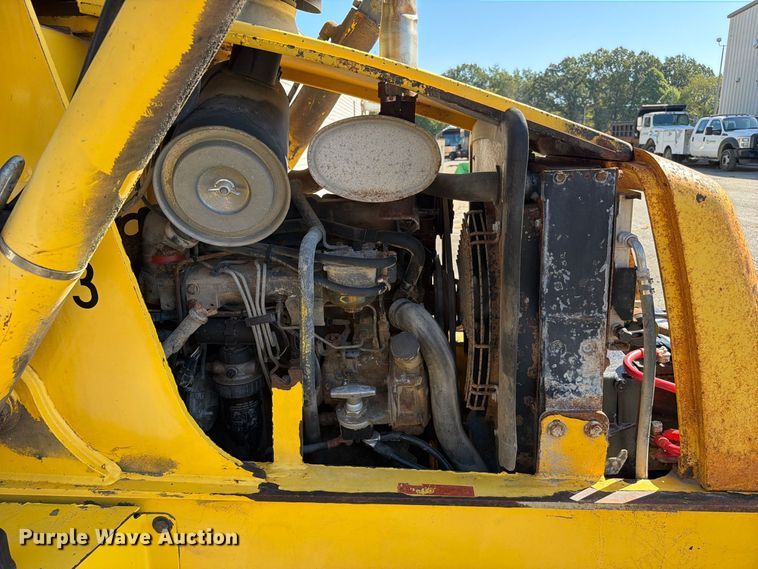 image for item FC3424 2001 New Holland LB90 backhoe