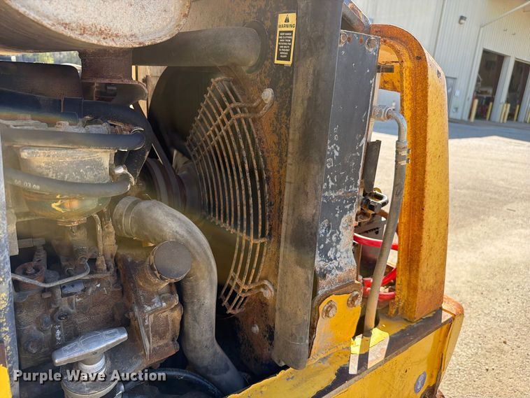 image for item FC3424 2001 New Holland LB90 backhoe