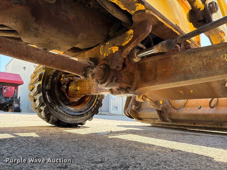image for item FC3424 2001 New Holland LB90 backhoe
