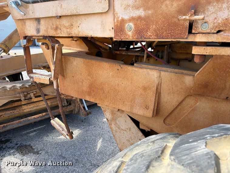image for item FC3425 1979 Champion 720A motor grader