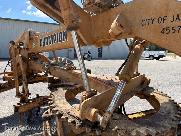 image for item FC3425 1979 Champion 720A motor grader