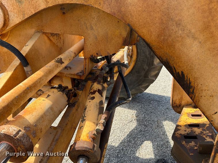 image for item FC3425 1979 Champion 720A motor grader