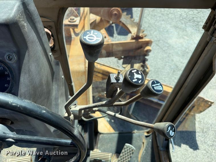 image for item FC3425 1979 Champion 720A motor grader