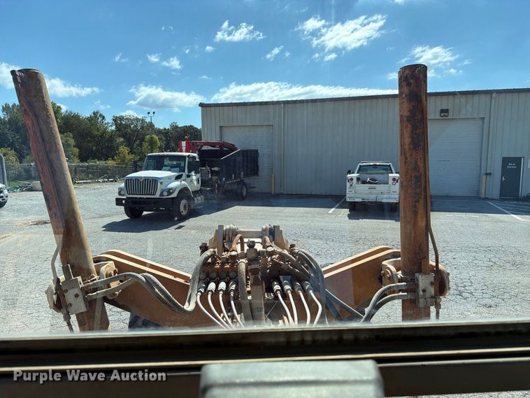 image for item FC3425 1979 Champion 720A motor grader